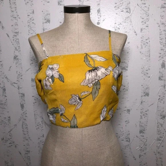 Chriselle X JOA floral wrap crop top - Picture 4 of 6
